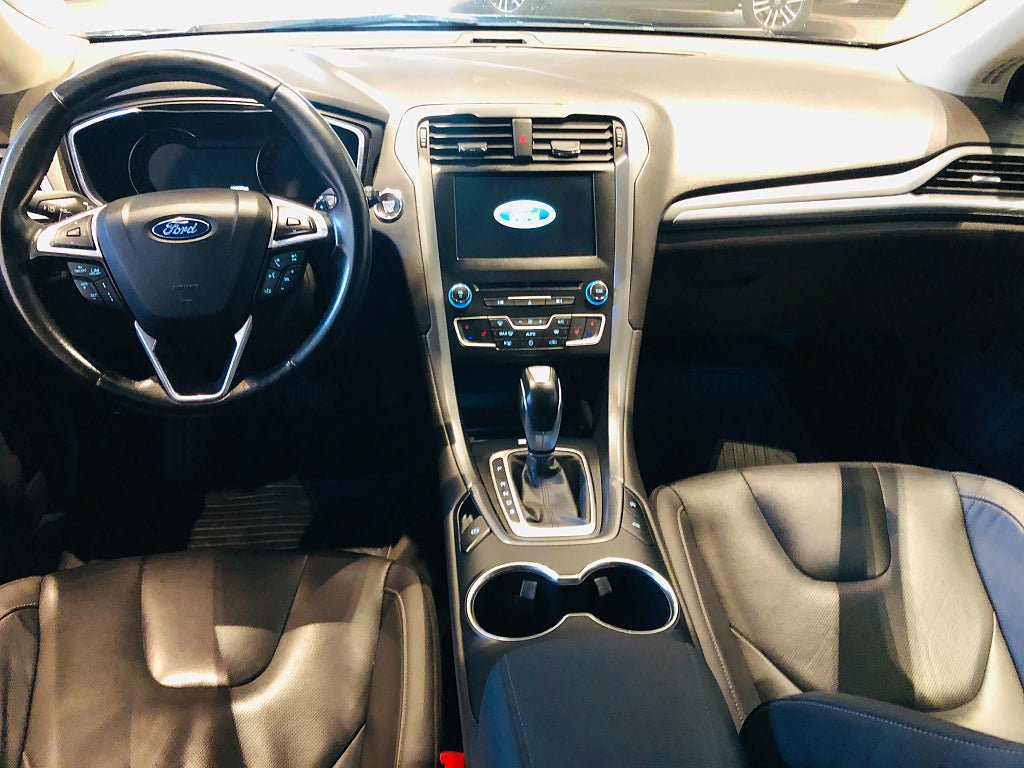 Vehicle Image 8