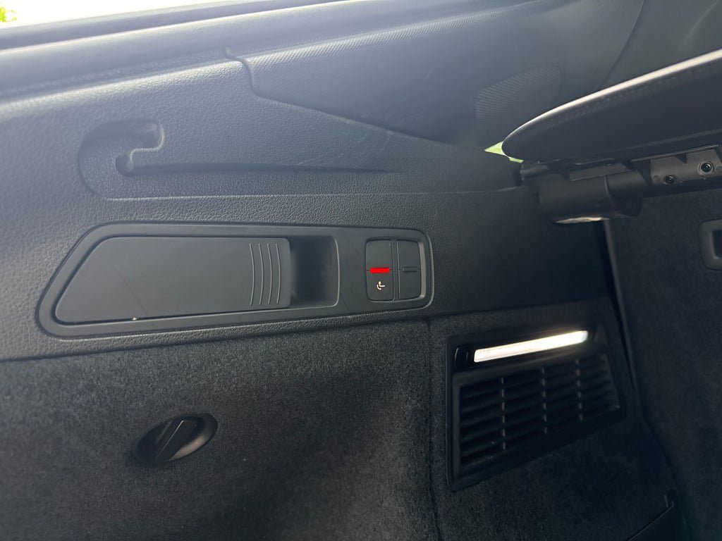 Vehicle Image 26