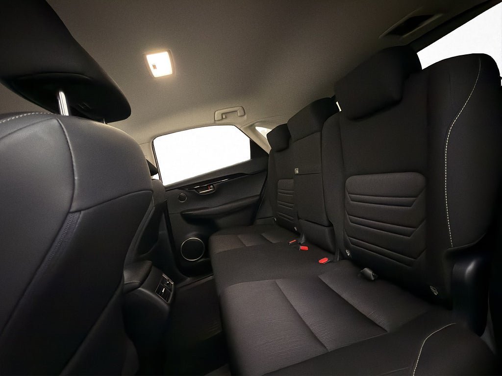 Vehicle Image 15