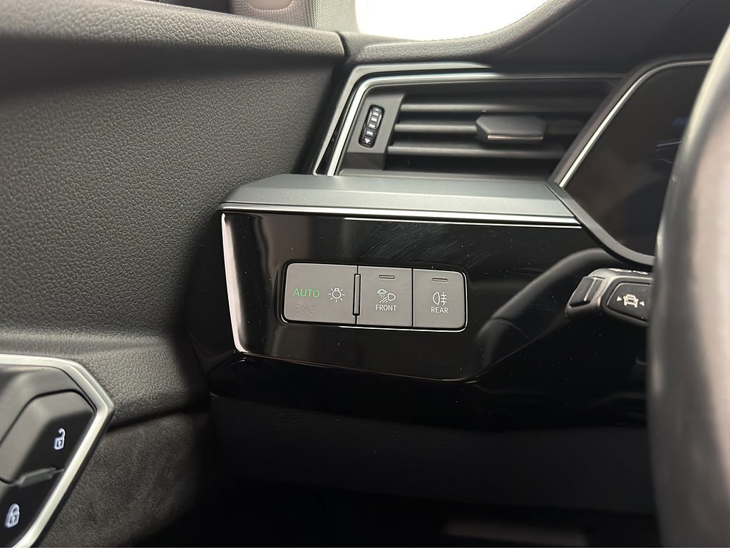 Vehicle Image 27