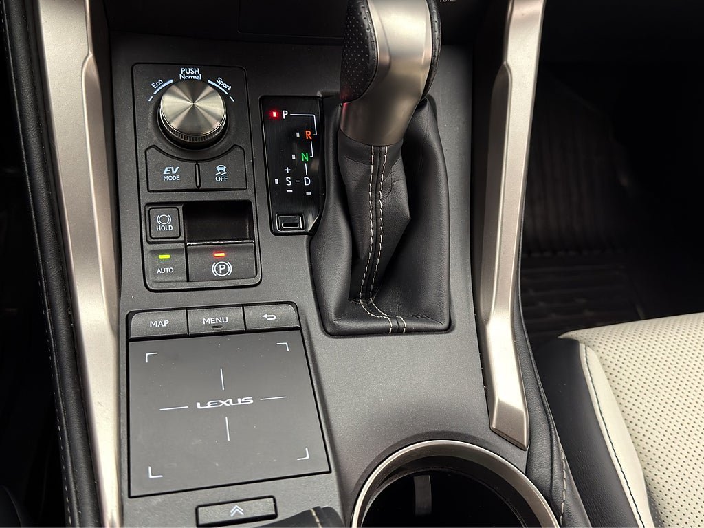 Vehicle Image 24