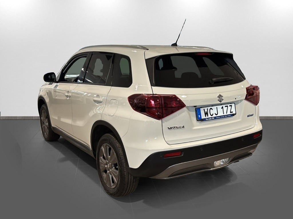 Vehicle Image 6