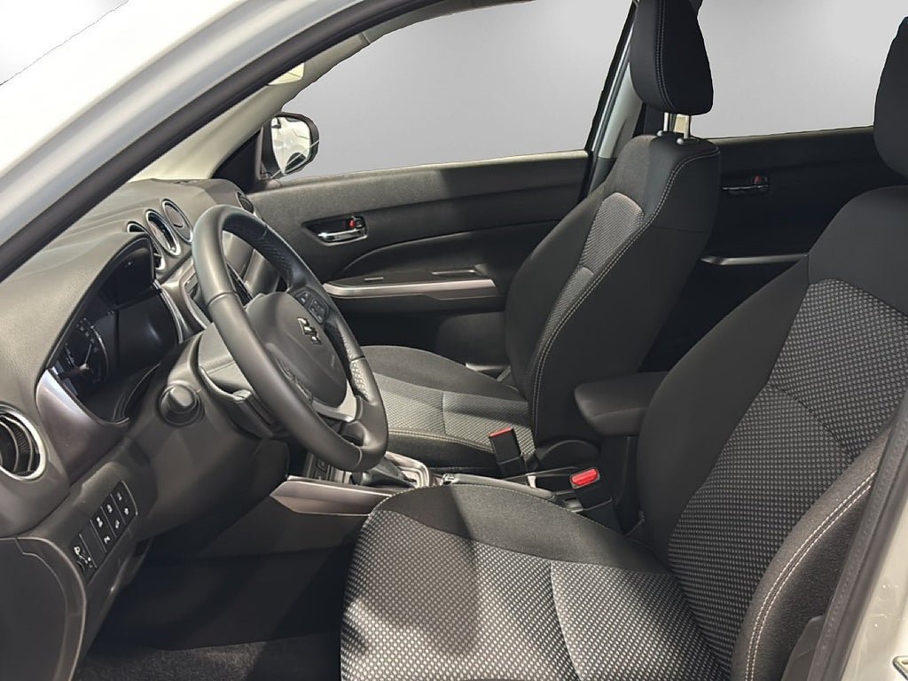 Vehicle Image 8