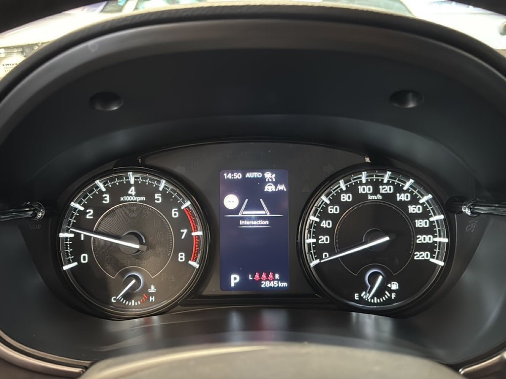 Vehicle Image 10