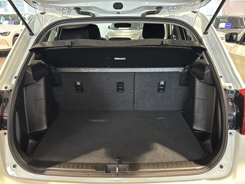 Vehicle Image 14