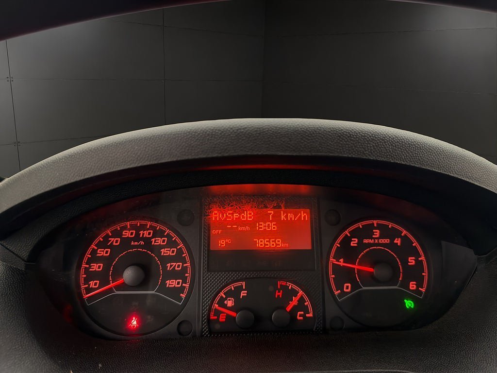 Vehicle Image 19