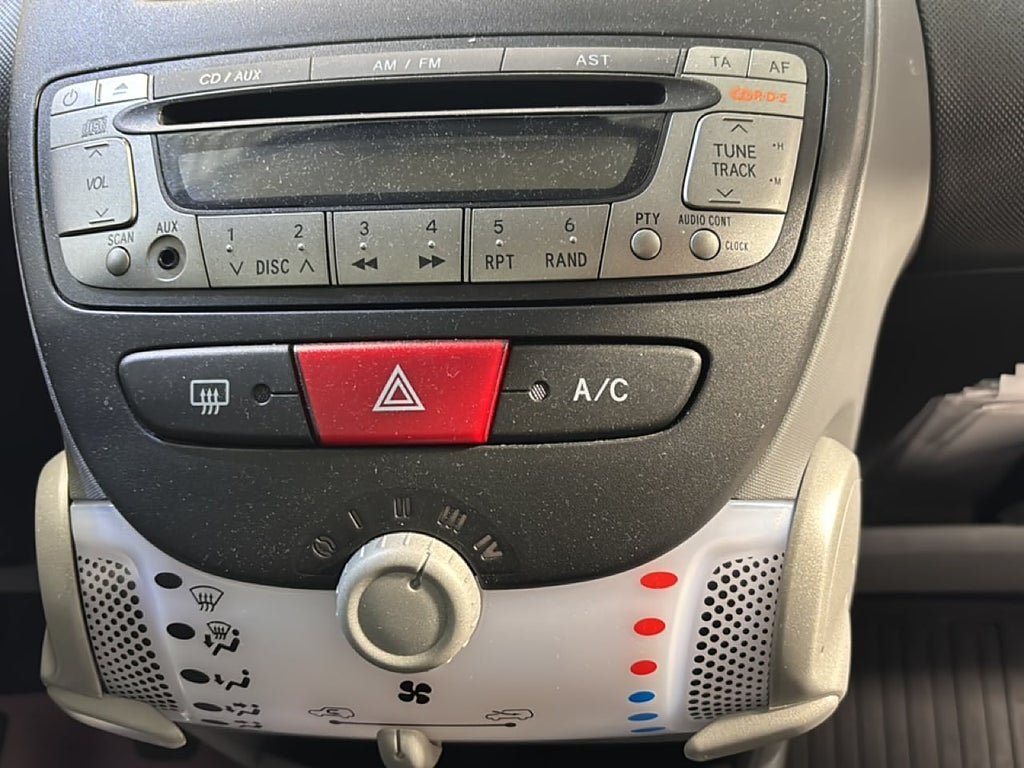 Vehicle Image 10