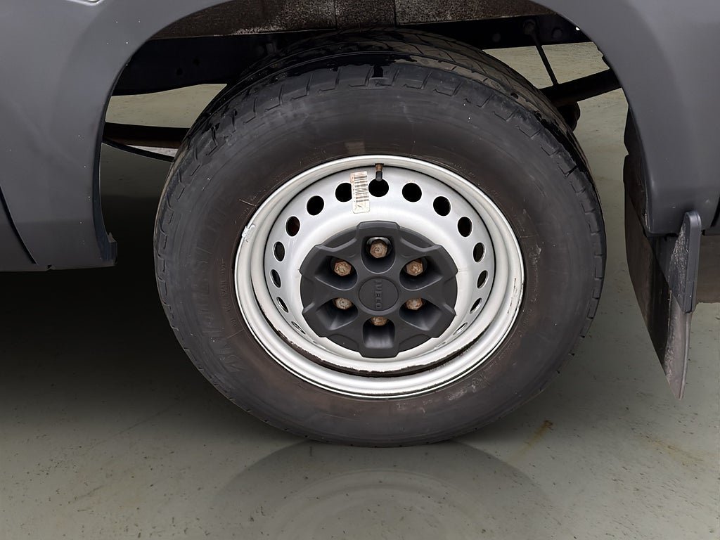 Vehicle Image 28
