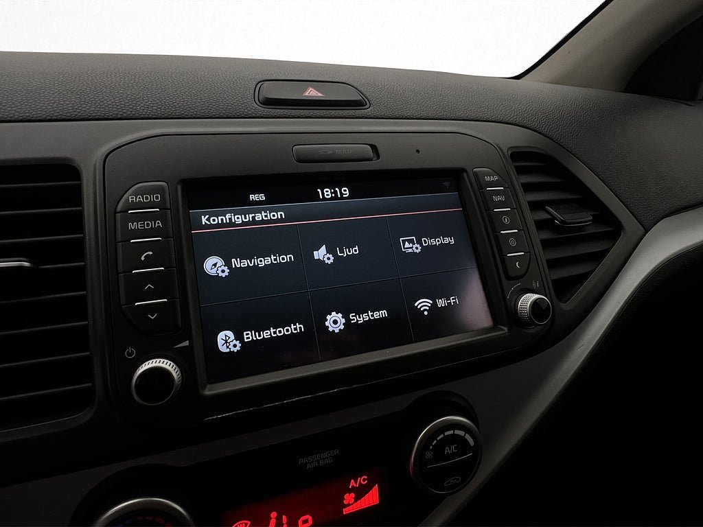 Vehicle Image 19