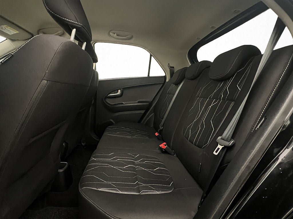 Vehicle Image 25
