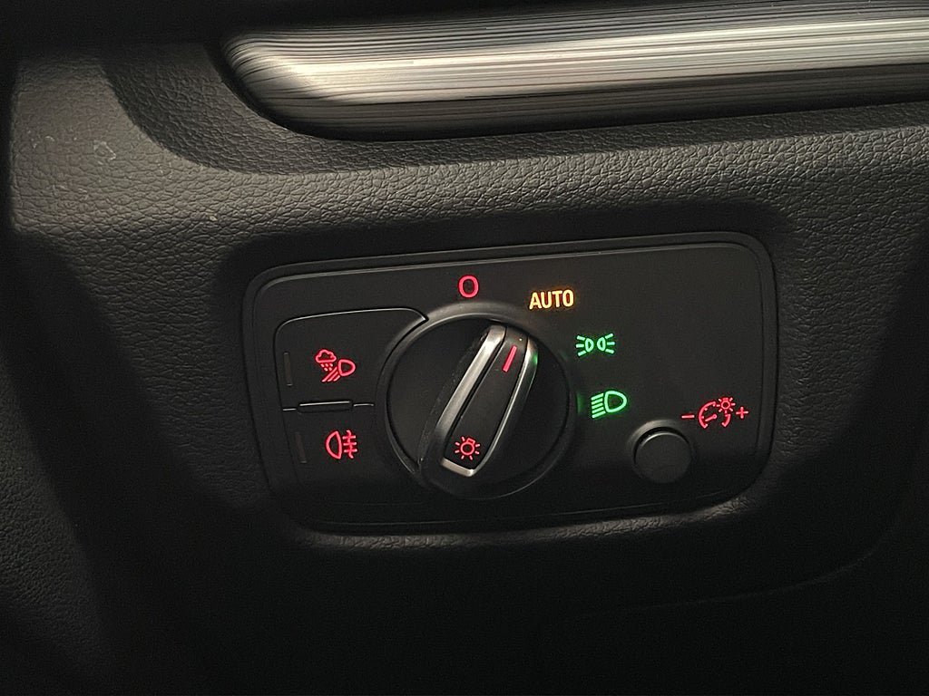 Vehicle Image 24