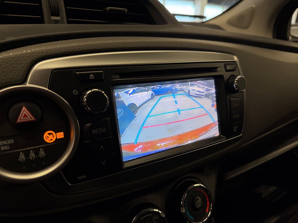 Vehicle Image 9