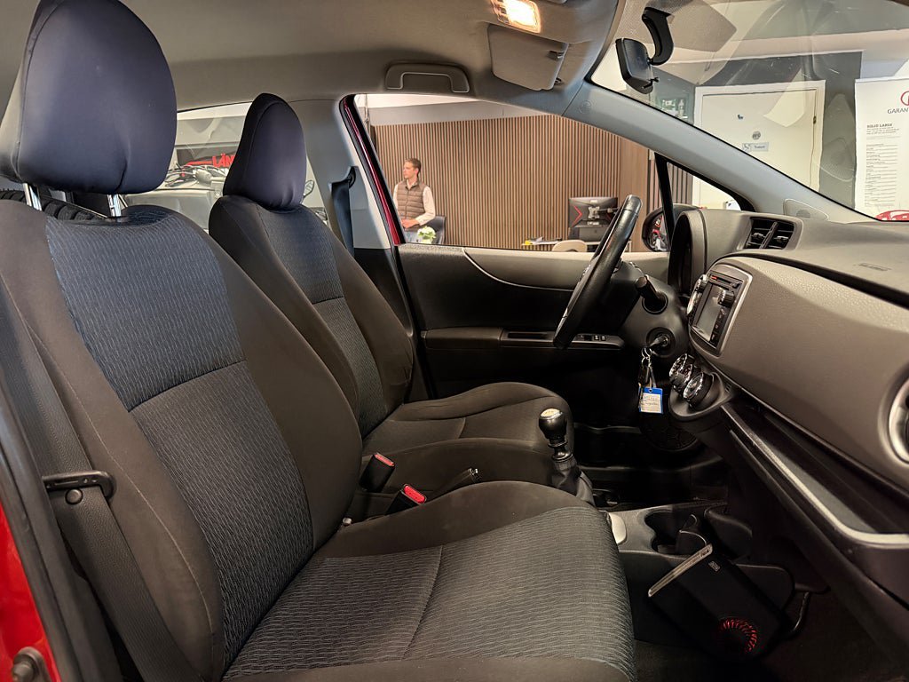 Vehicle Image 14