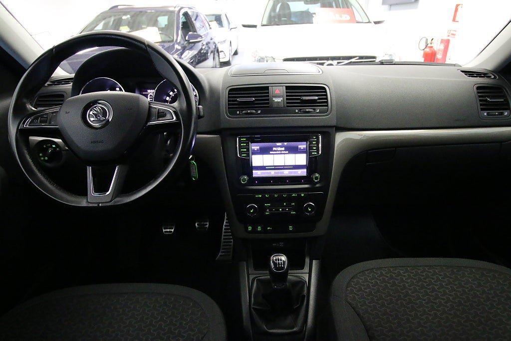 Vehicle Image 12