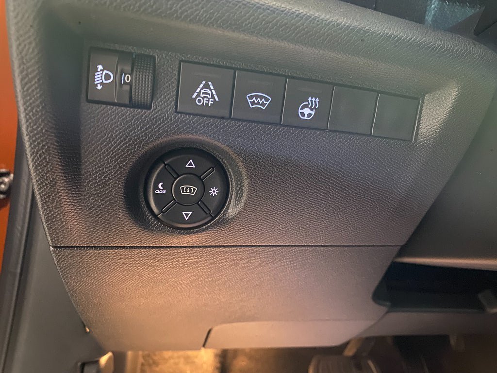 Vehicle Image 24