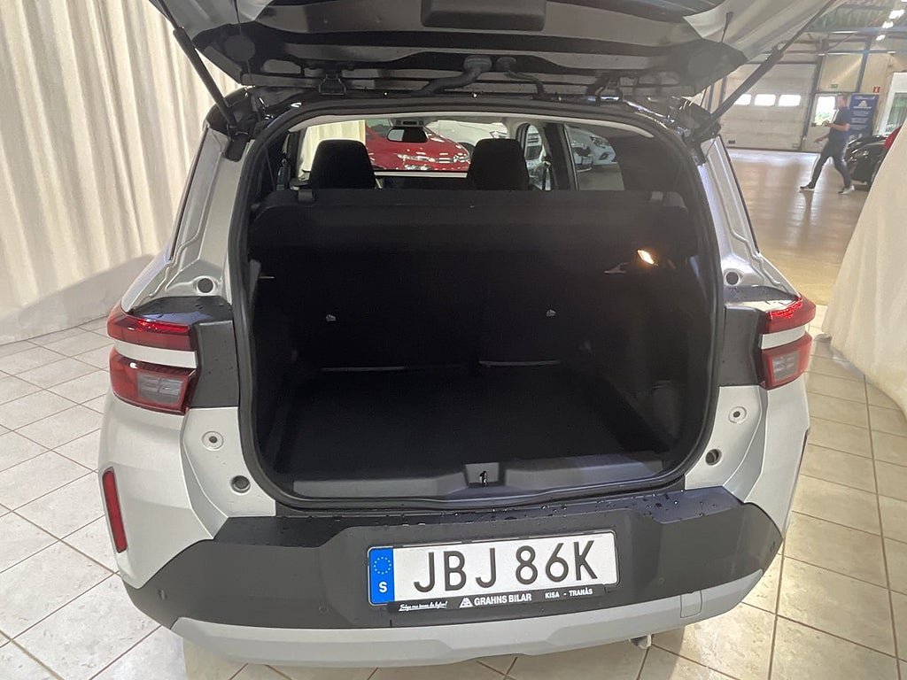 Vehicle Image 9