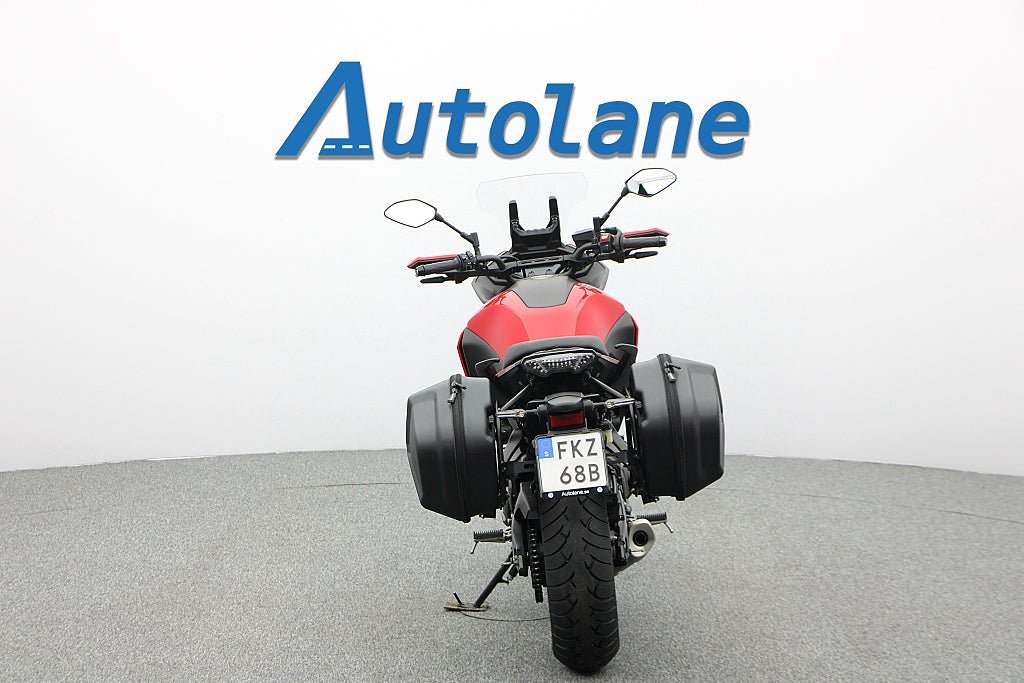 Vehicle Image 8