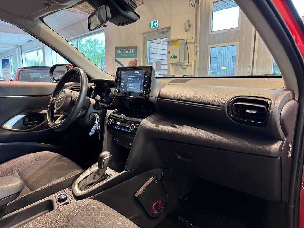 Vehicle Image 9