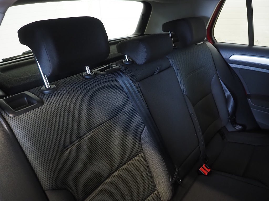 Vehicle Image 12