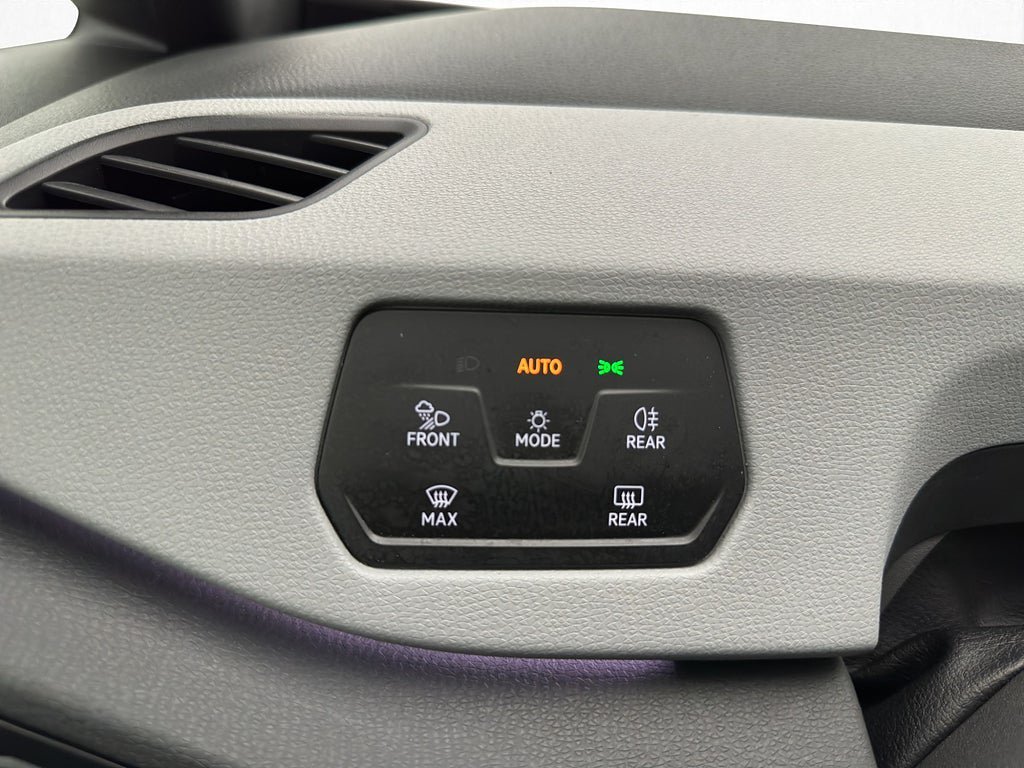 Vehicle Image 28