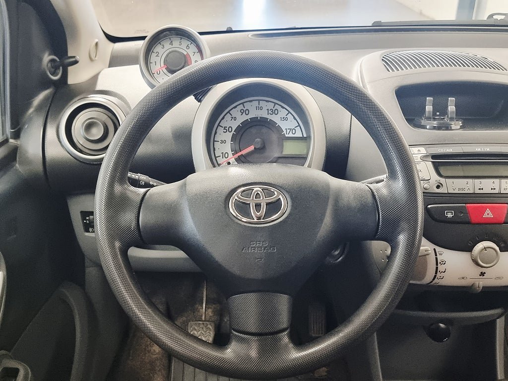 Vehicle Image 10