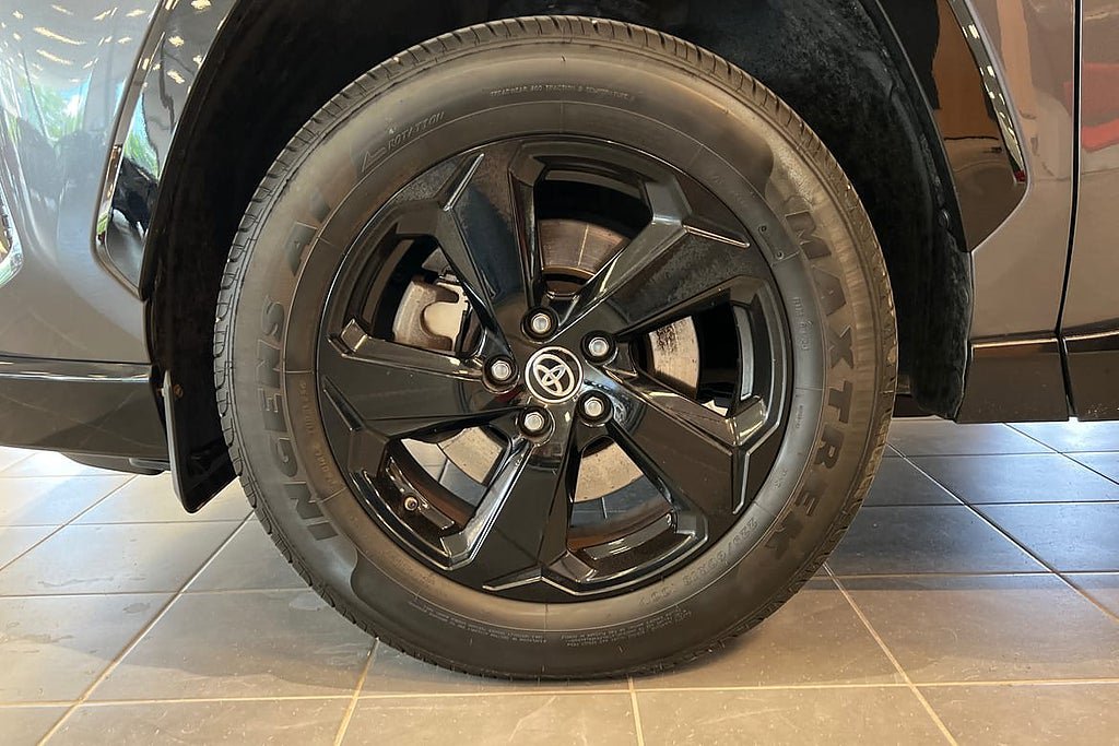 Vehicle Image 17