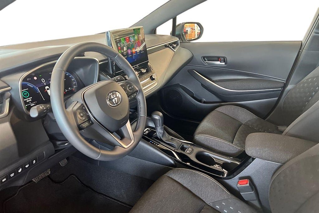 Vehicle Image 12