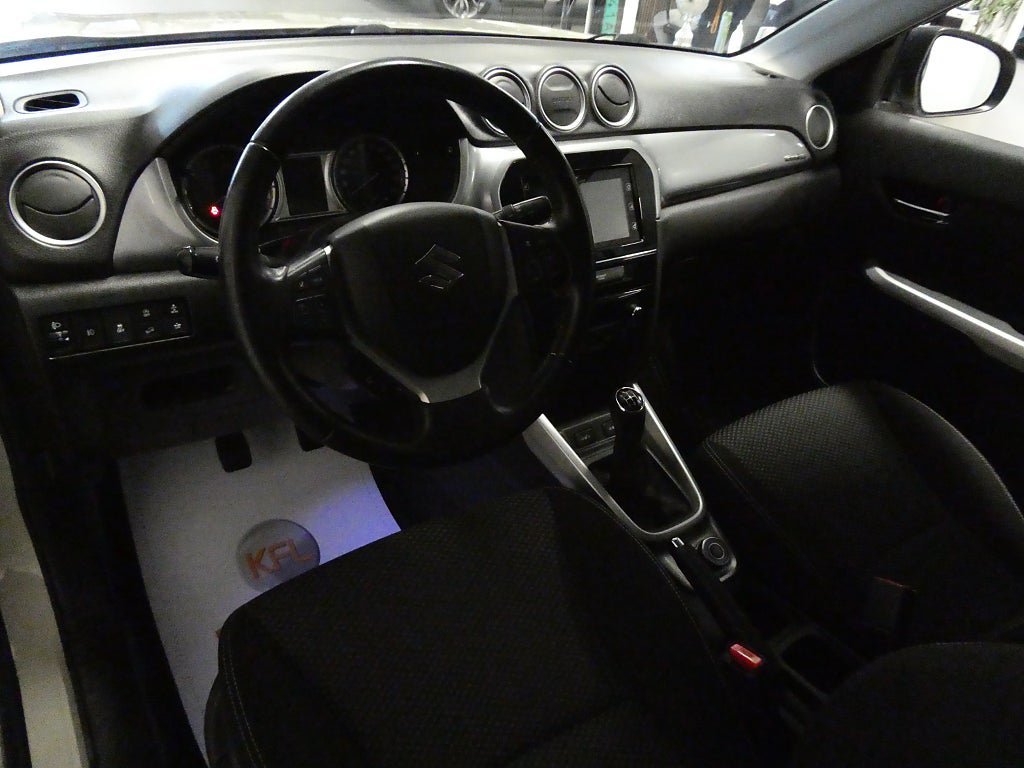 Vehicle Image 10
