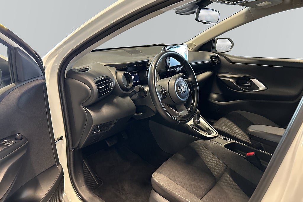 Vehicle Image 6