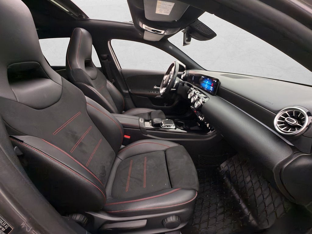 Vehicle Image 25