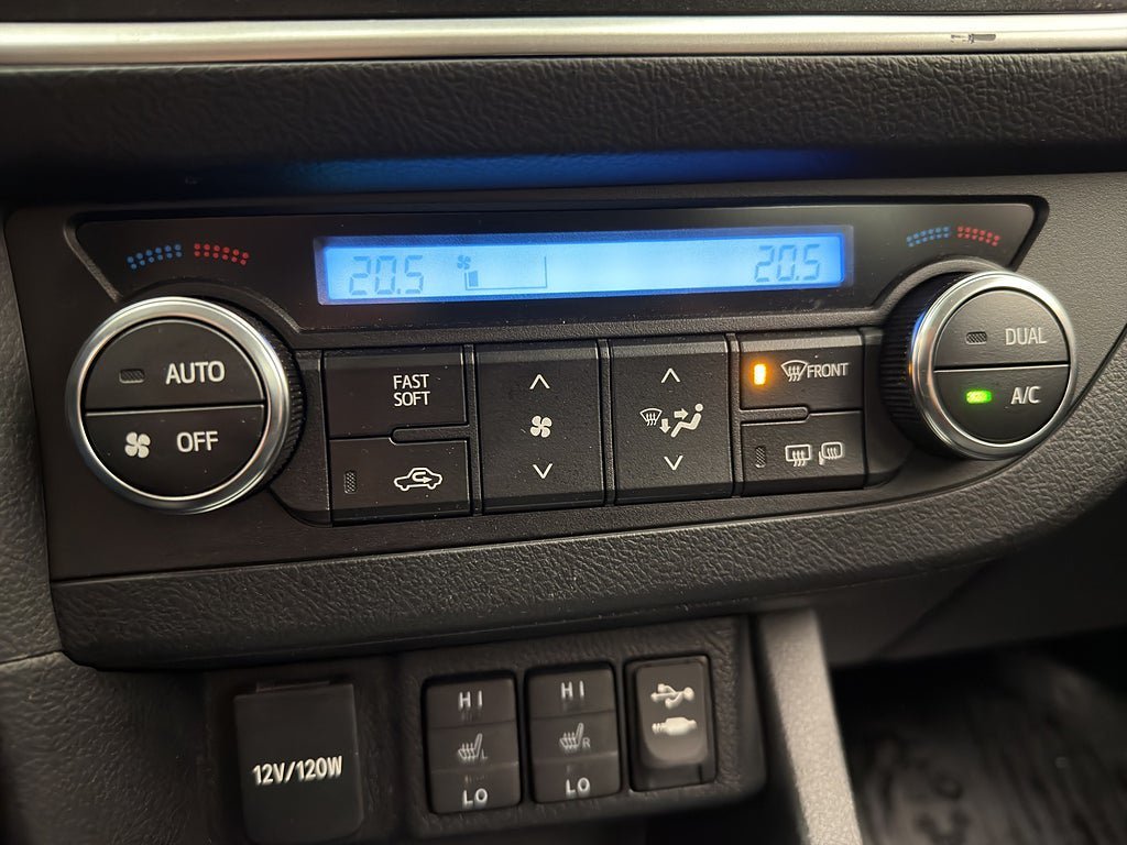 Vehicle Image 25