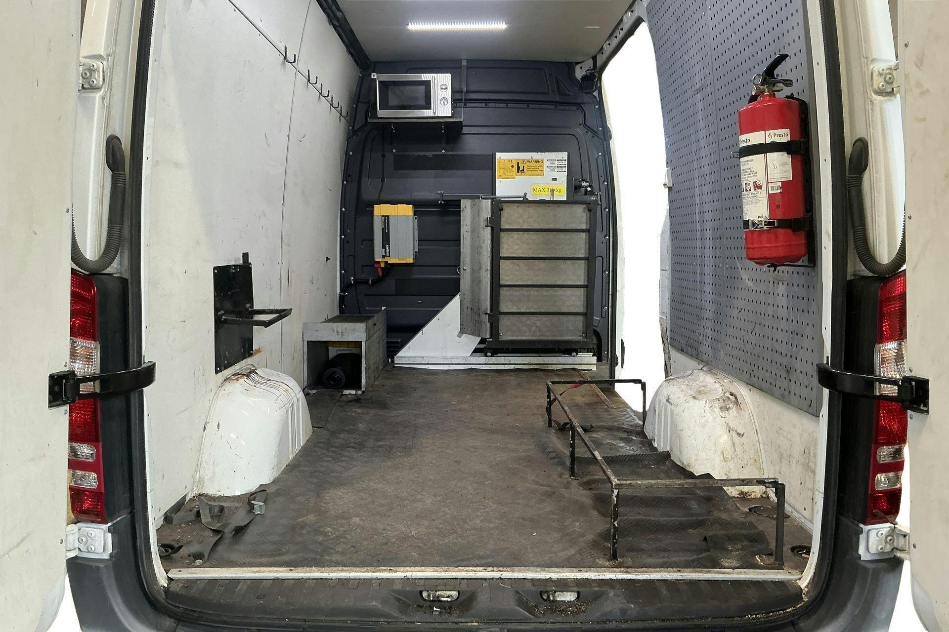 Vehicle Image 9