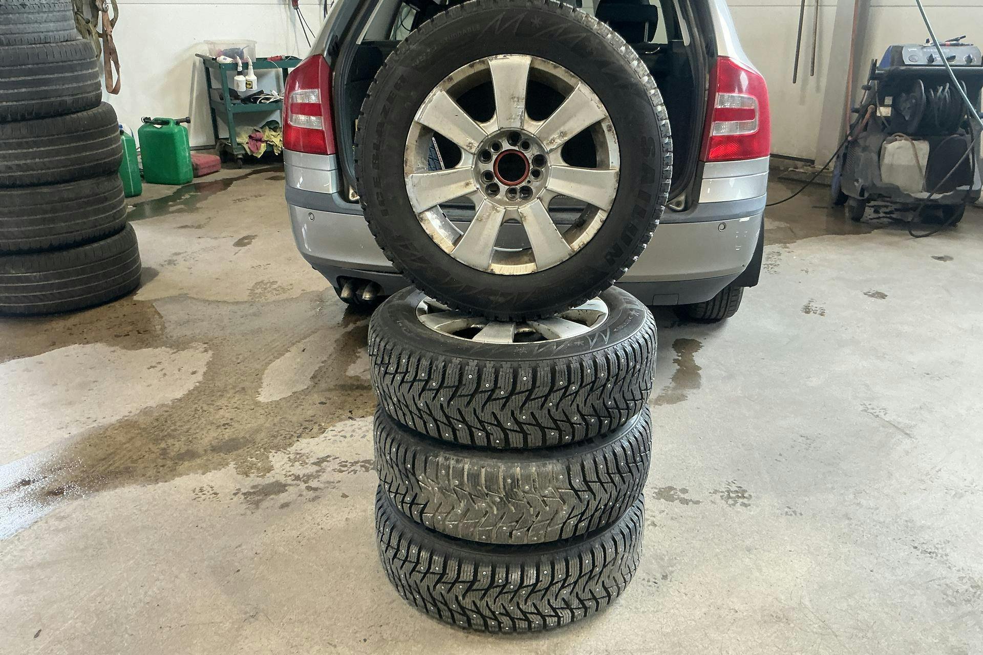 Vehicle Image 14