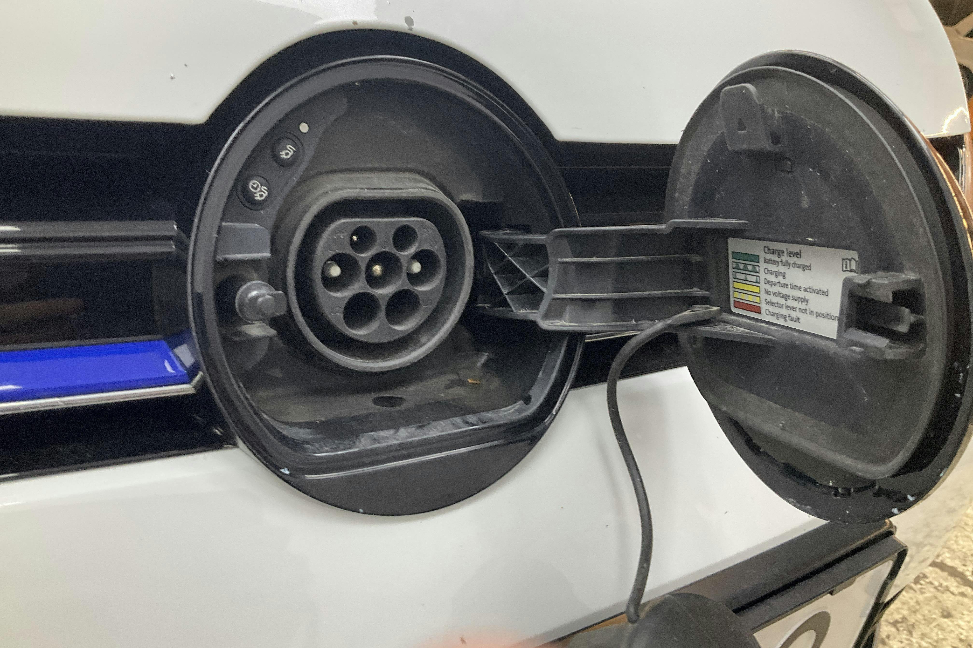 Vehicle Image 13