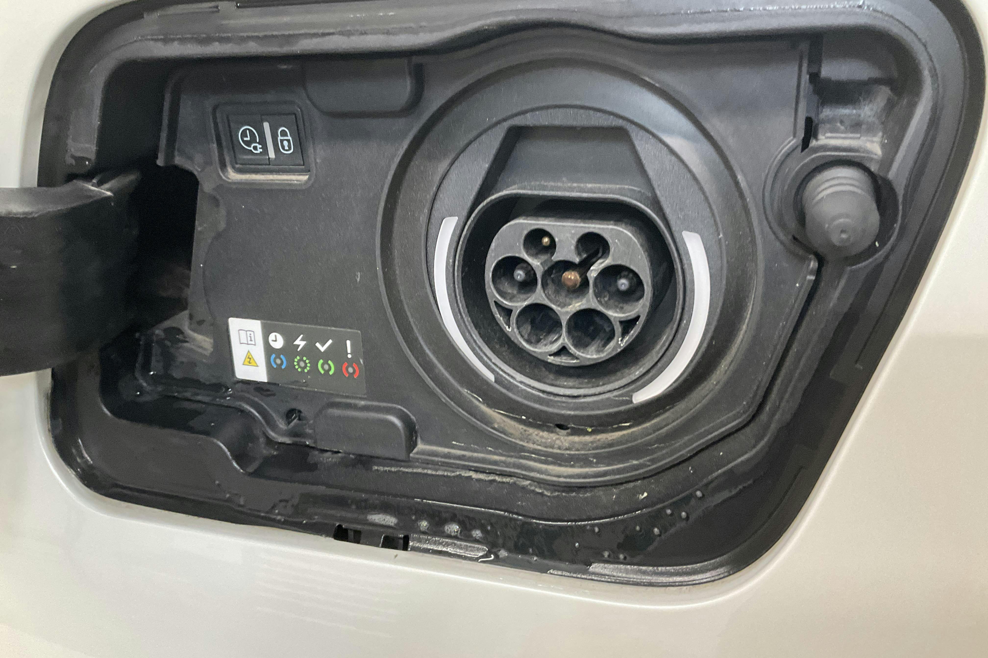 Vehicle Image 16