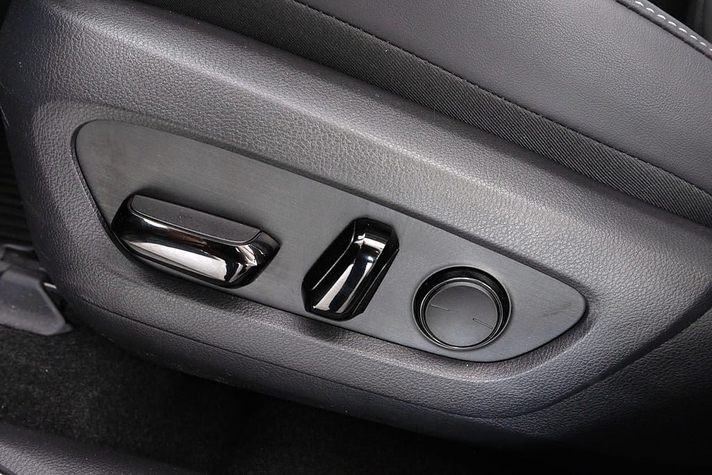 Vehicle Image 23
