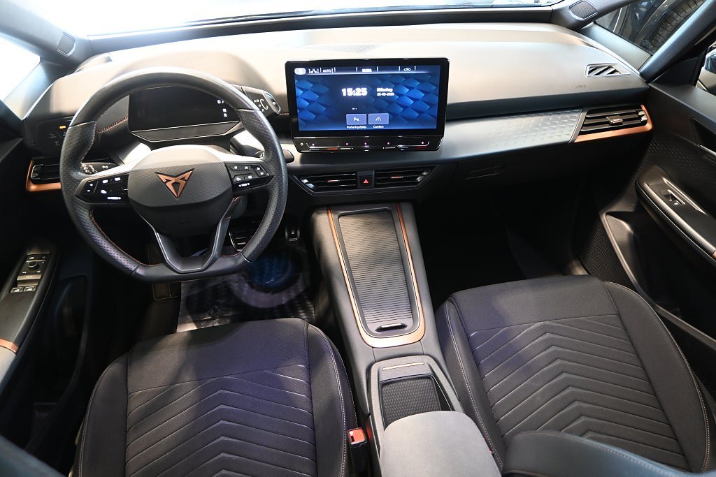 Vehicle Image 9