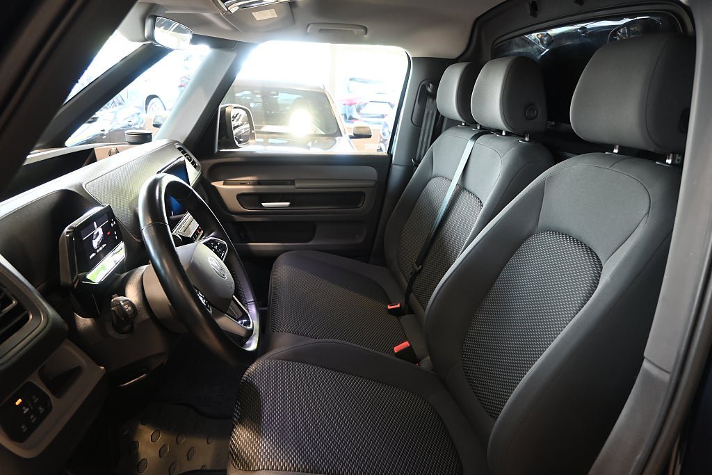 Vehicle Image 8