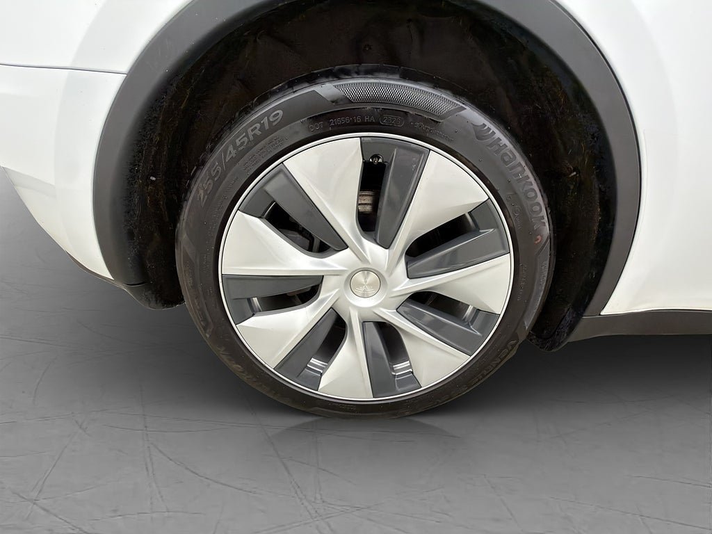Vehicle Image 32