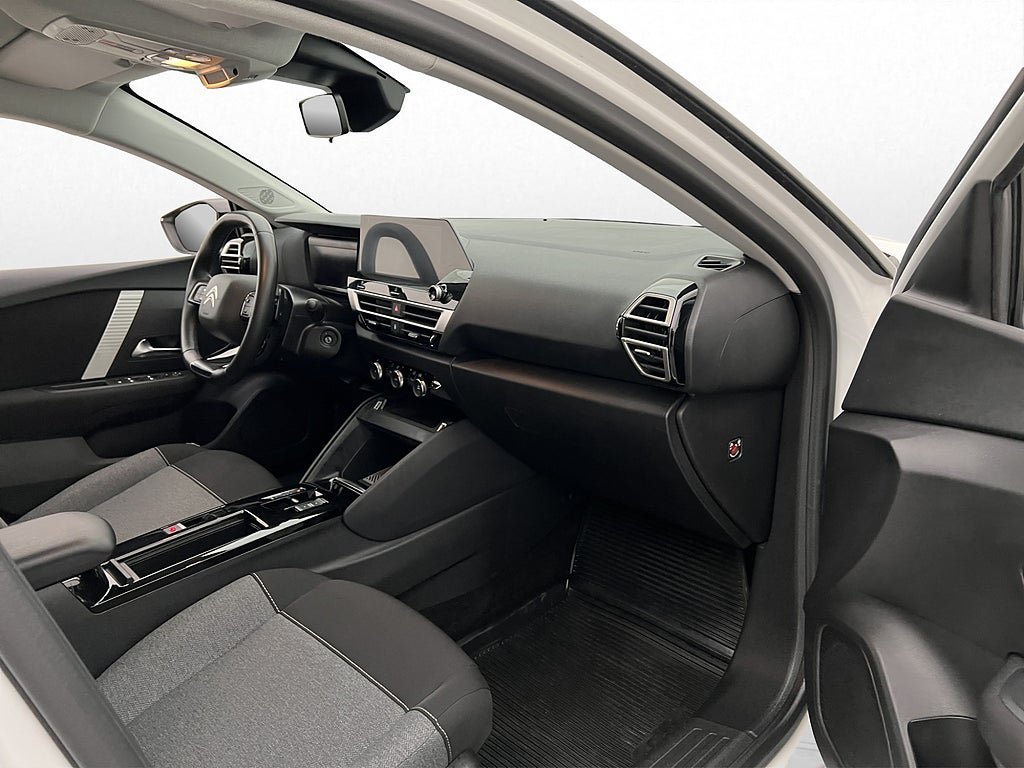 Vehicle Image 24