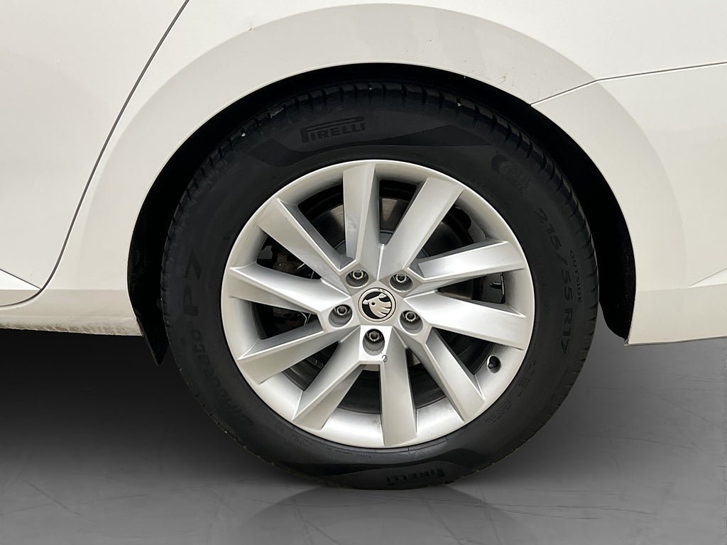 Vehicle Image 36