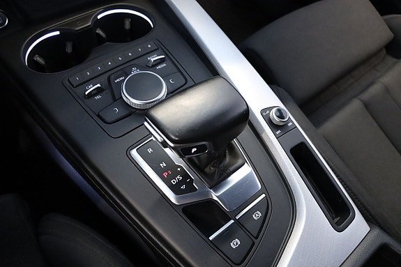Vehicle Image 17