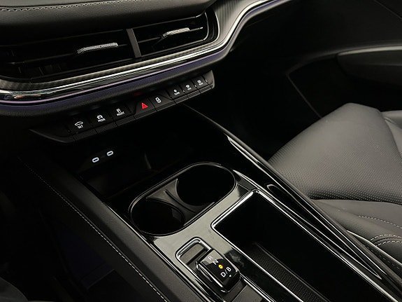 Vehicle Image 26