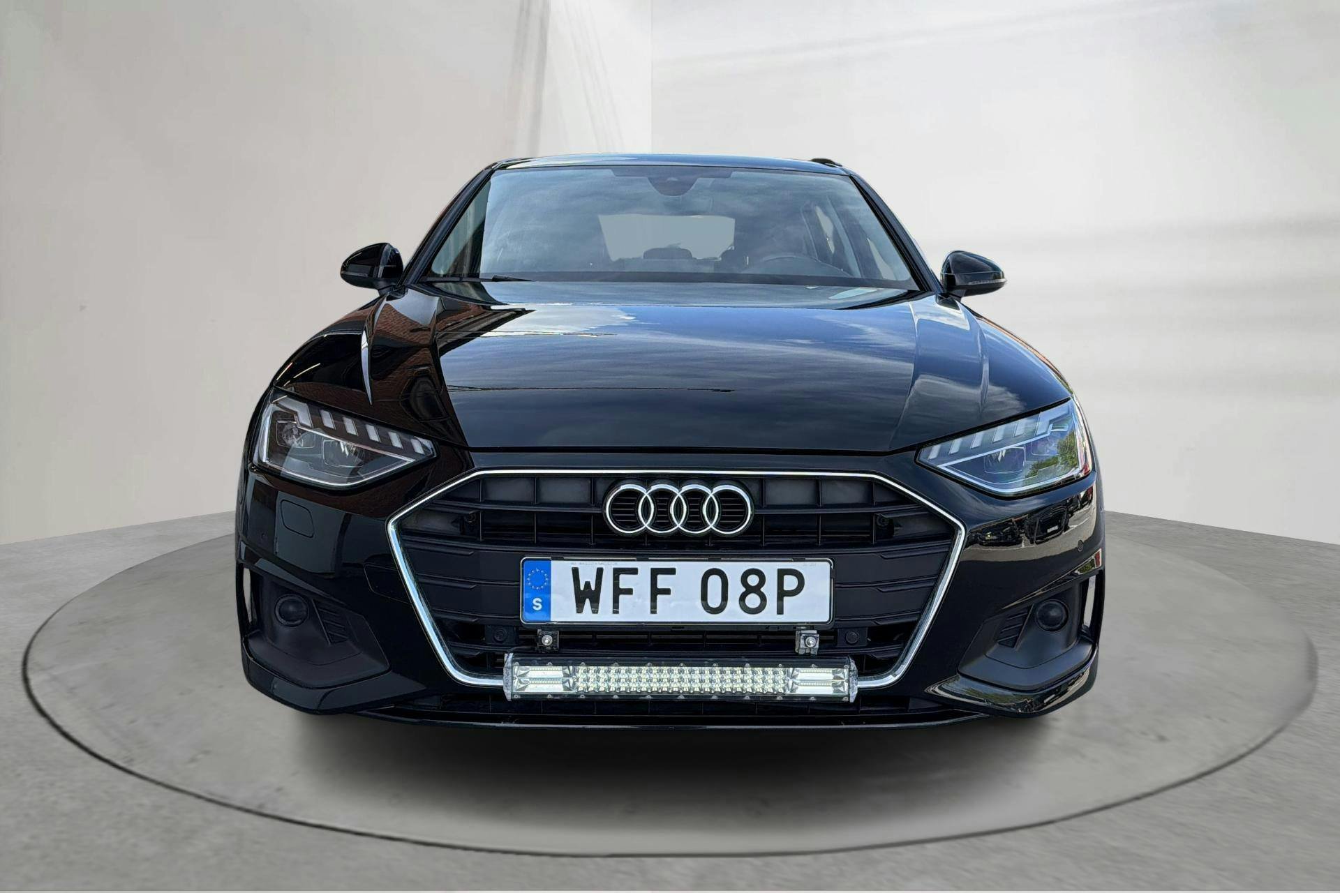 Vehicle Image 4