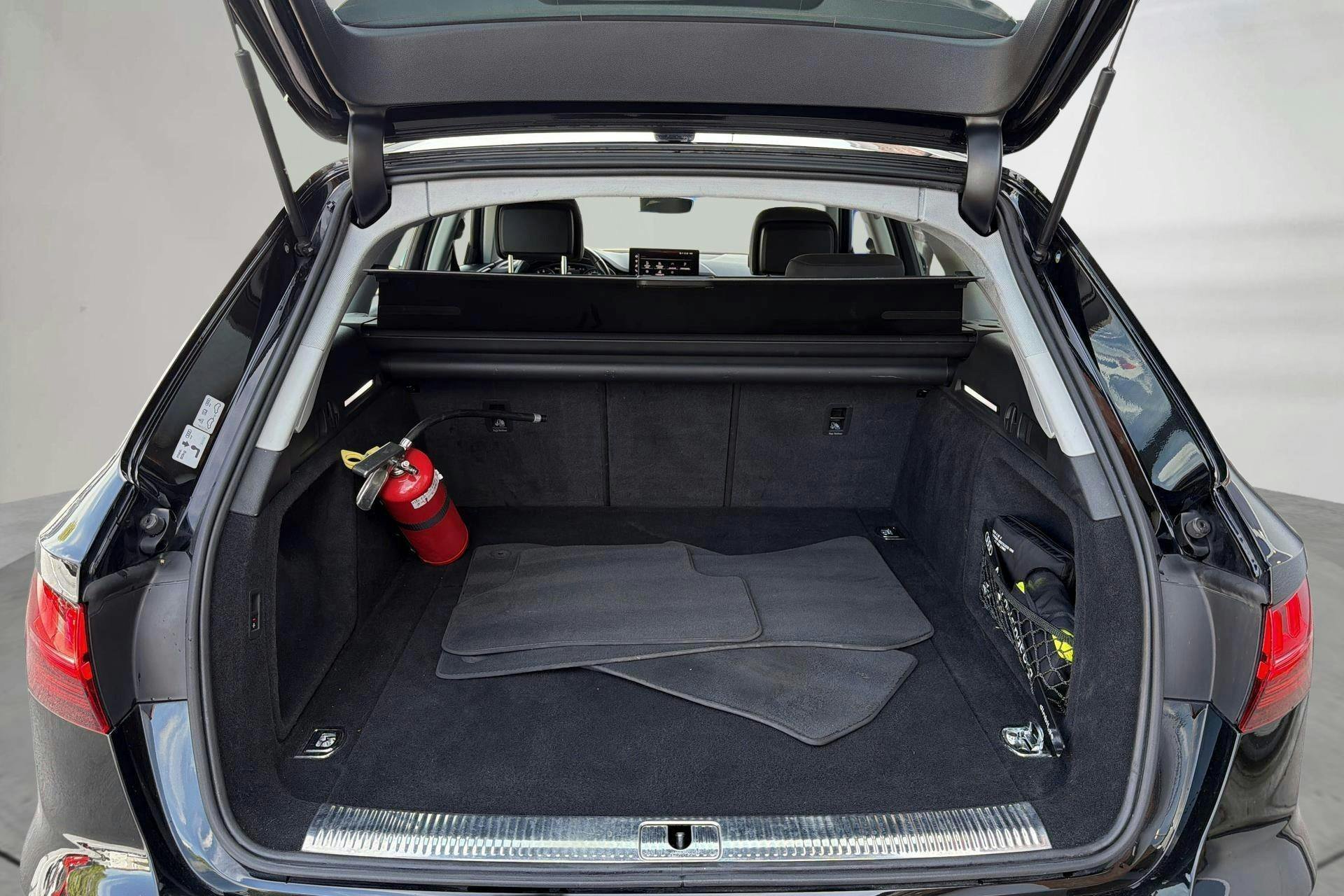 Vehicle Image 9