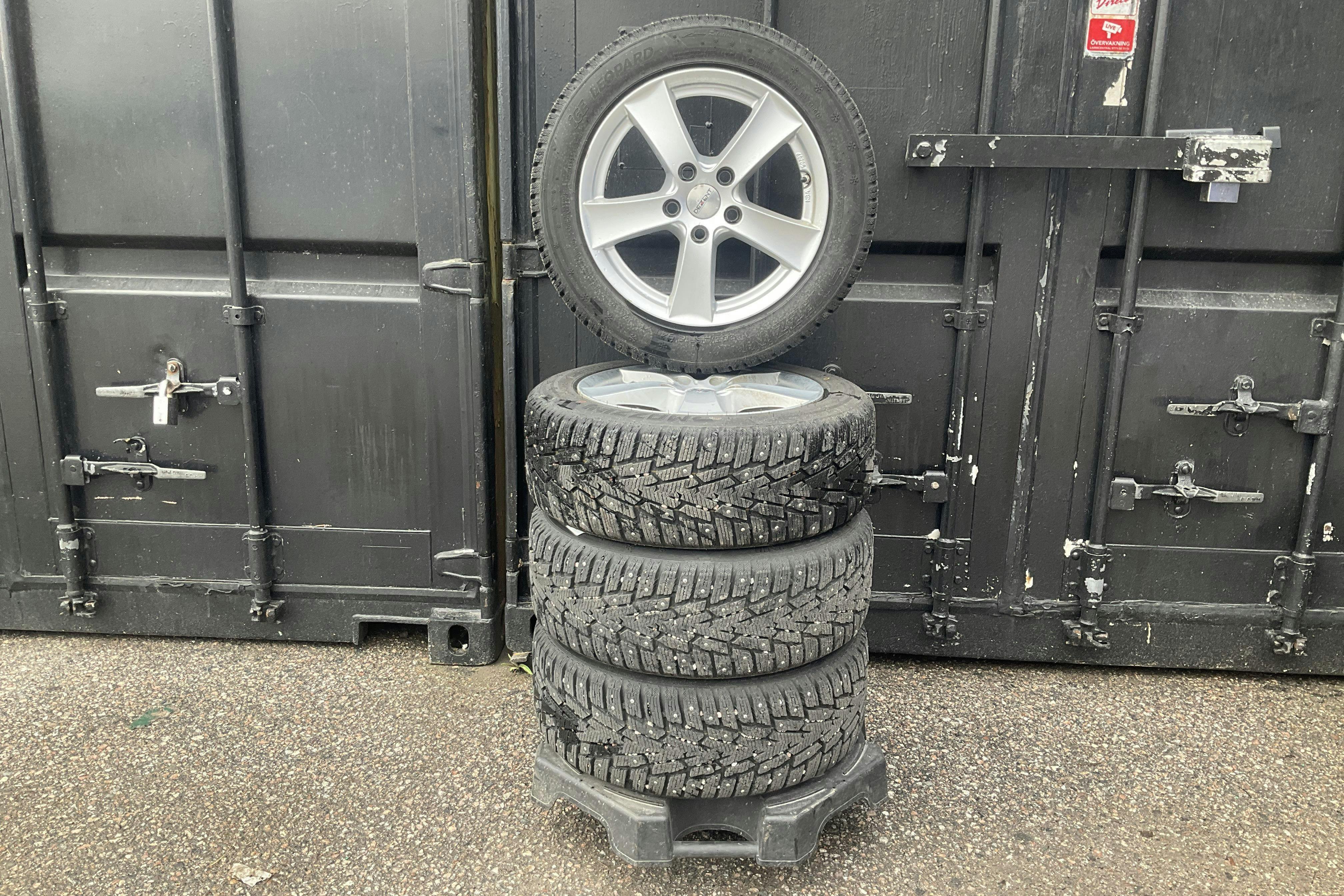 Vehicle Image 16