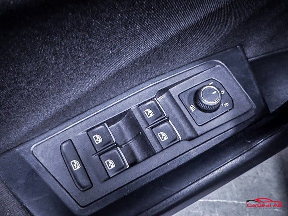 Vehicle Image 26
