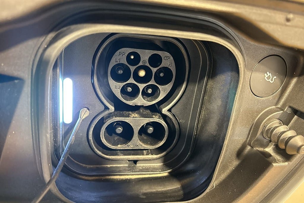 Vehicle Image 25