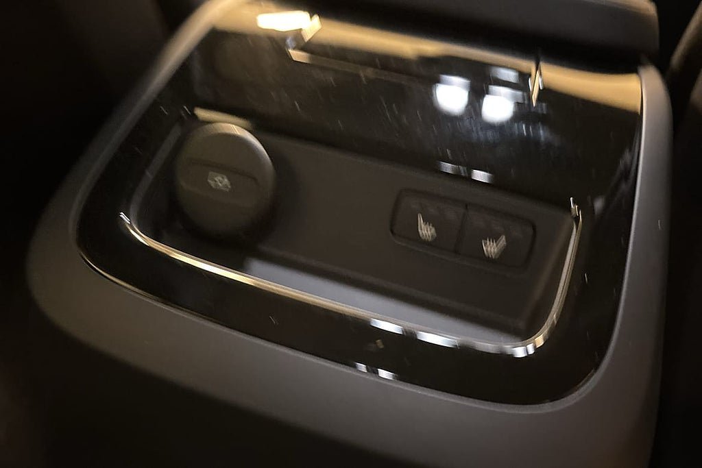 Vehicle Image 32