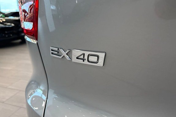Vehicle Image 38